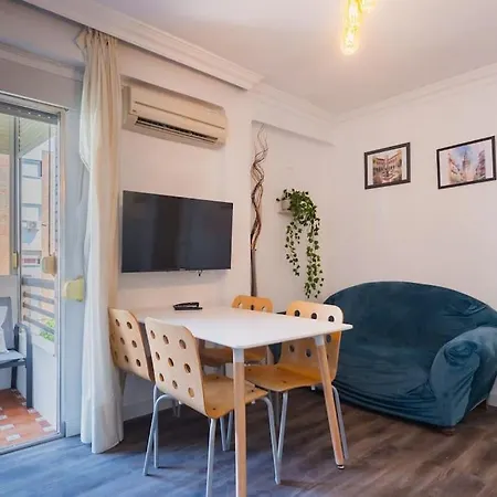 Apartamento En Barrio Sevillano, Free Bus, Metro Exterior photo