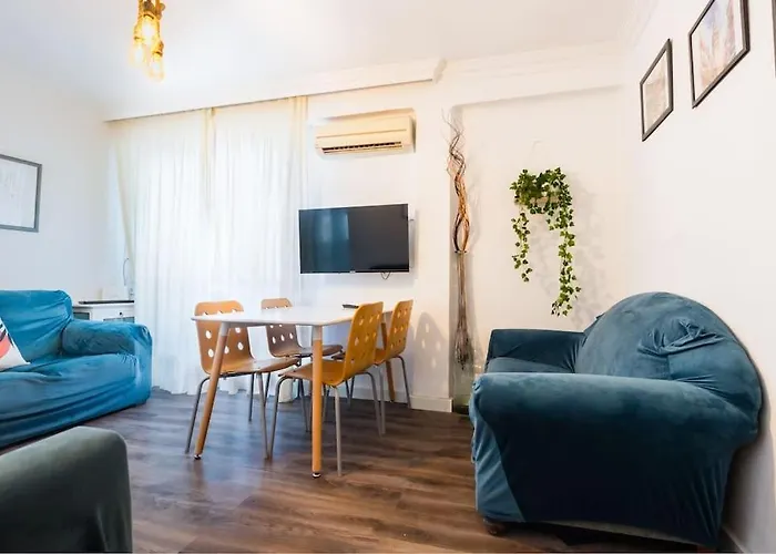 Apartamento En Barrio Sevillano, Free Bus, Metro