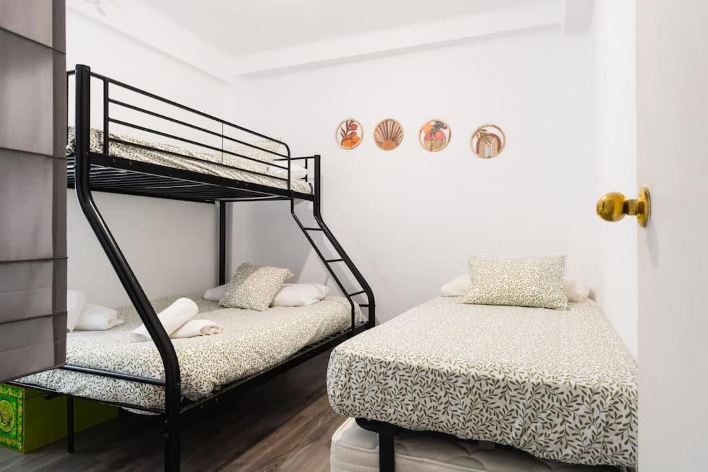 Apartment En Barrio Sevillano, Free Bus, Metro Seville
