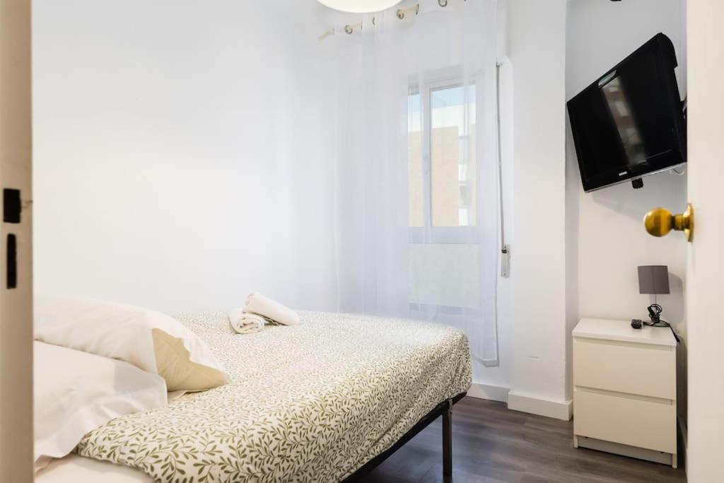 Apartment En Barrio Sevillano, Free Bus, Metro Seville